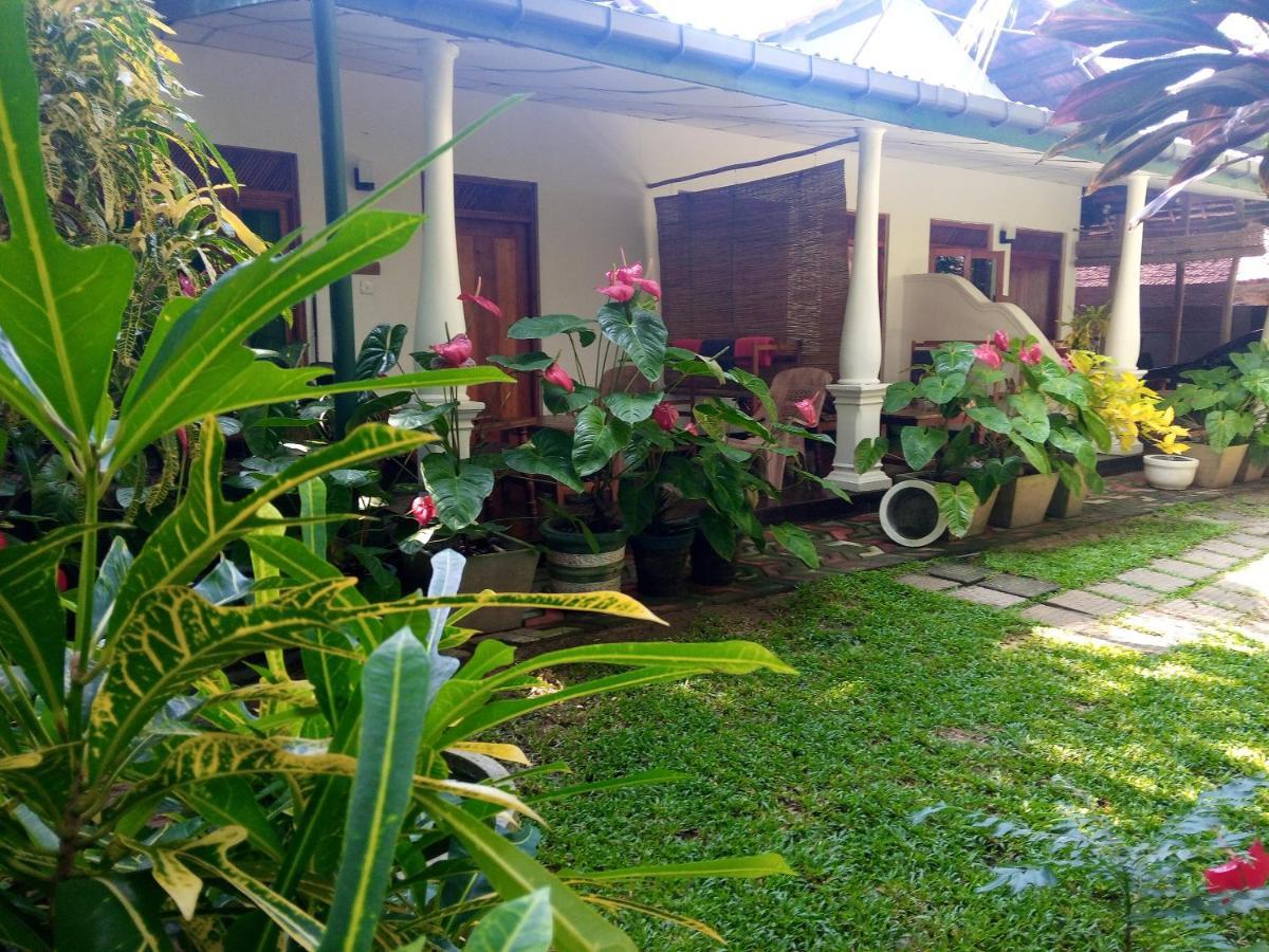Sansala Guesthouse & Restaurant Tangalle Ngoại thất bức ảnh